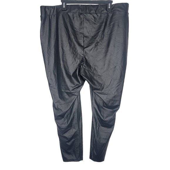 Torrid Plus Size 4 Solid Black Faux Leather Skinny Pull On Stretch‎ Leggings - Picture 2 of 5